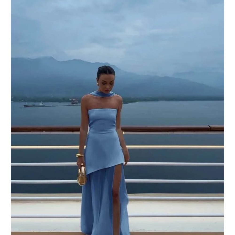 Elegant Blue Strapless Evening Dress